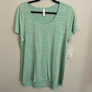 XL LuLaRoe Classic Tee